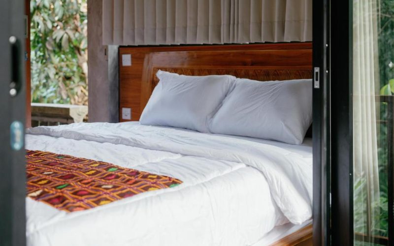 small-double-room-743343272